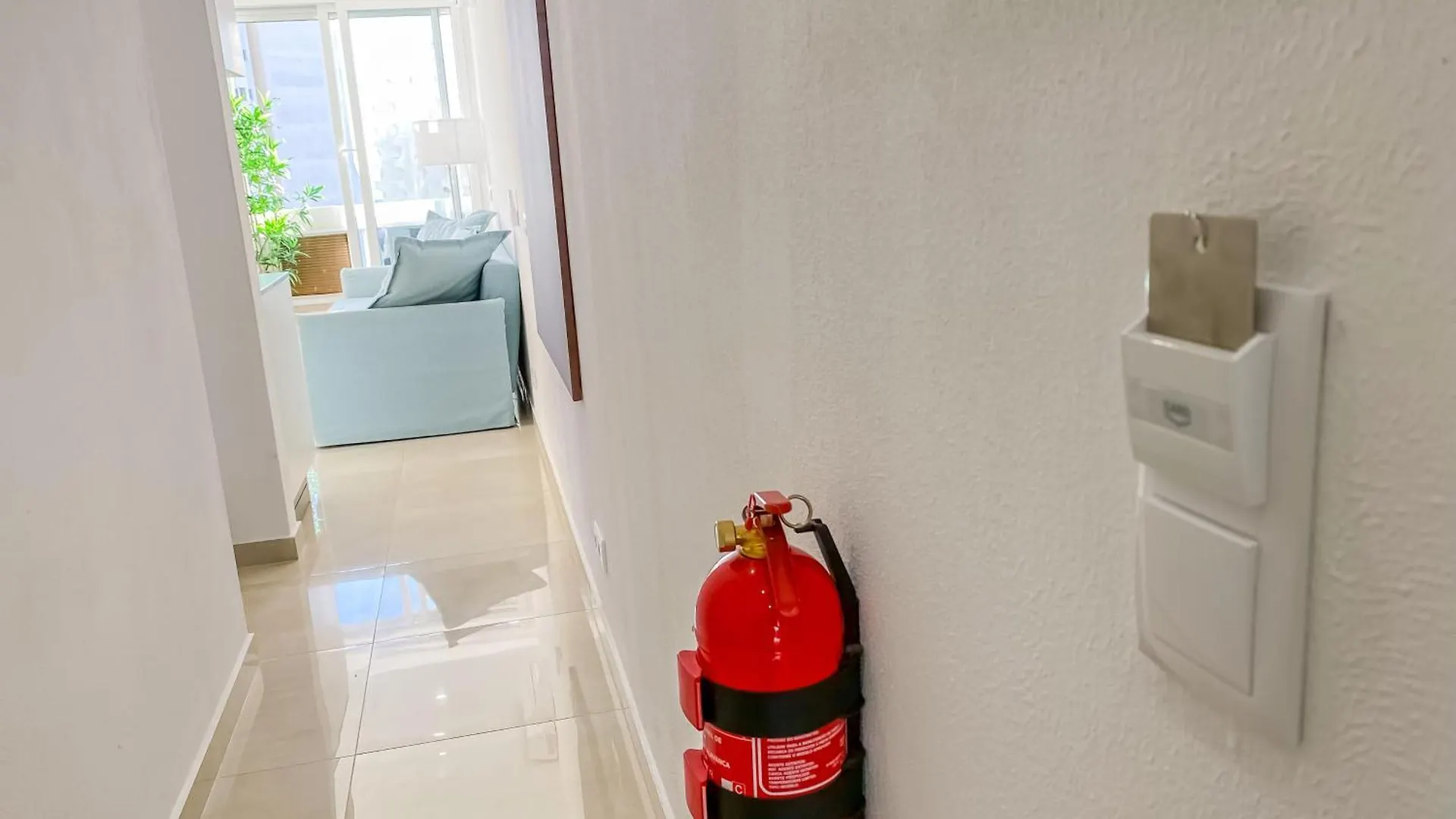 Apartment Luxury 2 Min Beach With Balcony, Ocean View, Wifi, Ac, Smarttv