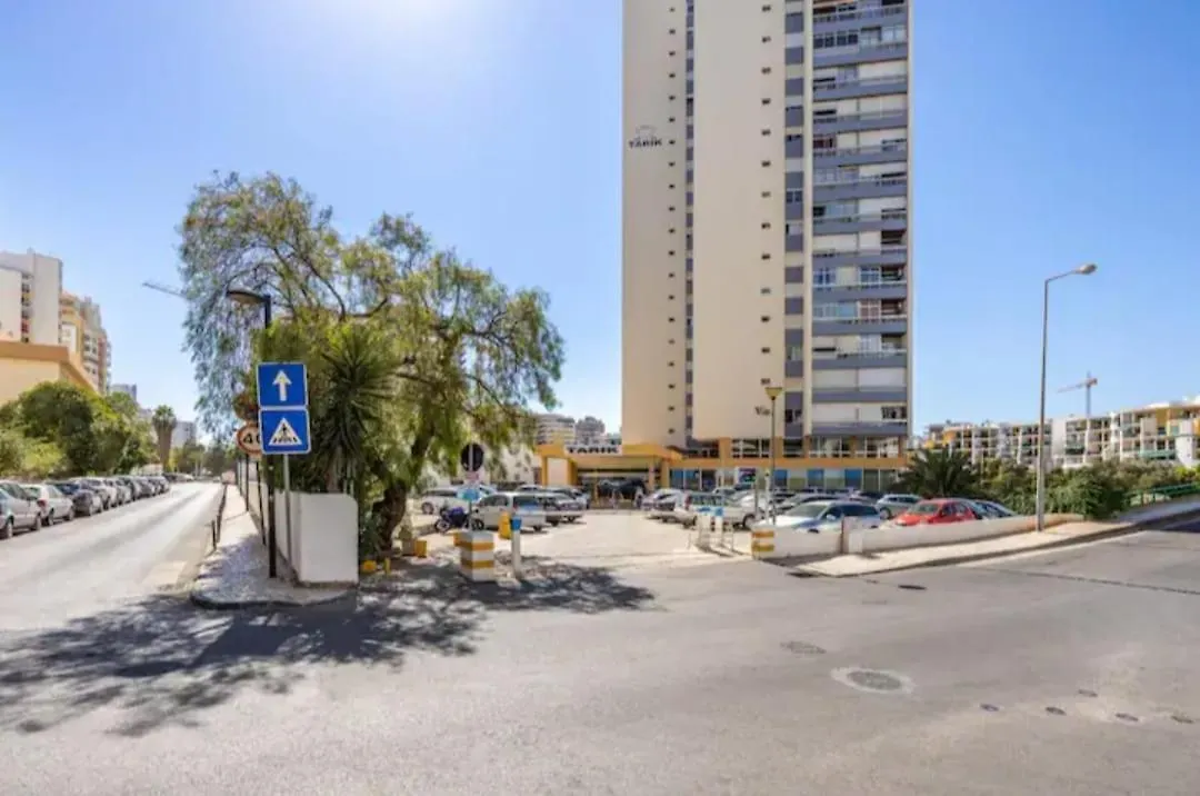 Luxury 2 Min Beach With Balcony, Ocean View, Wifi, Ac, Smarttv 0*, Portimao