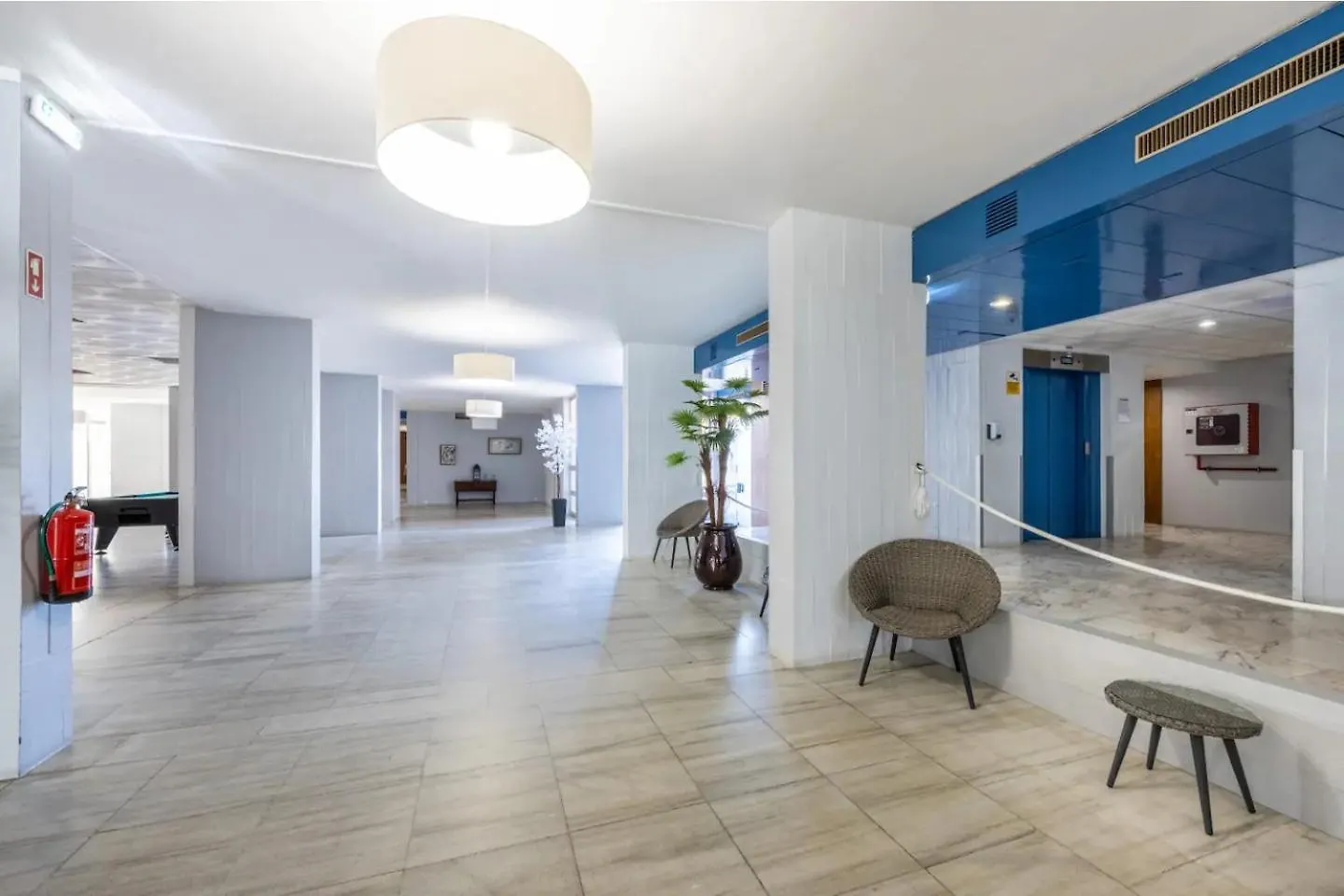 Luxury 2 Min Beach With Balcony, Ocean View, Wifi, Ac, Smarttv 0*, Portimao