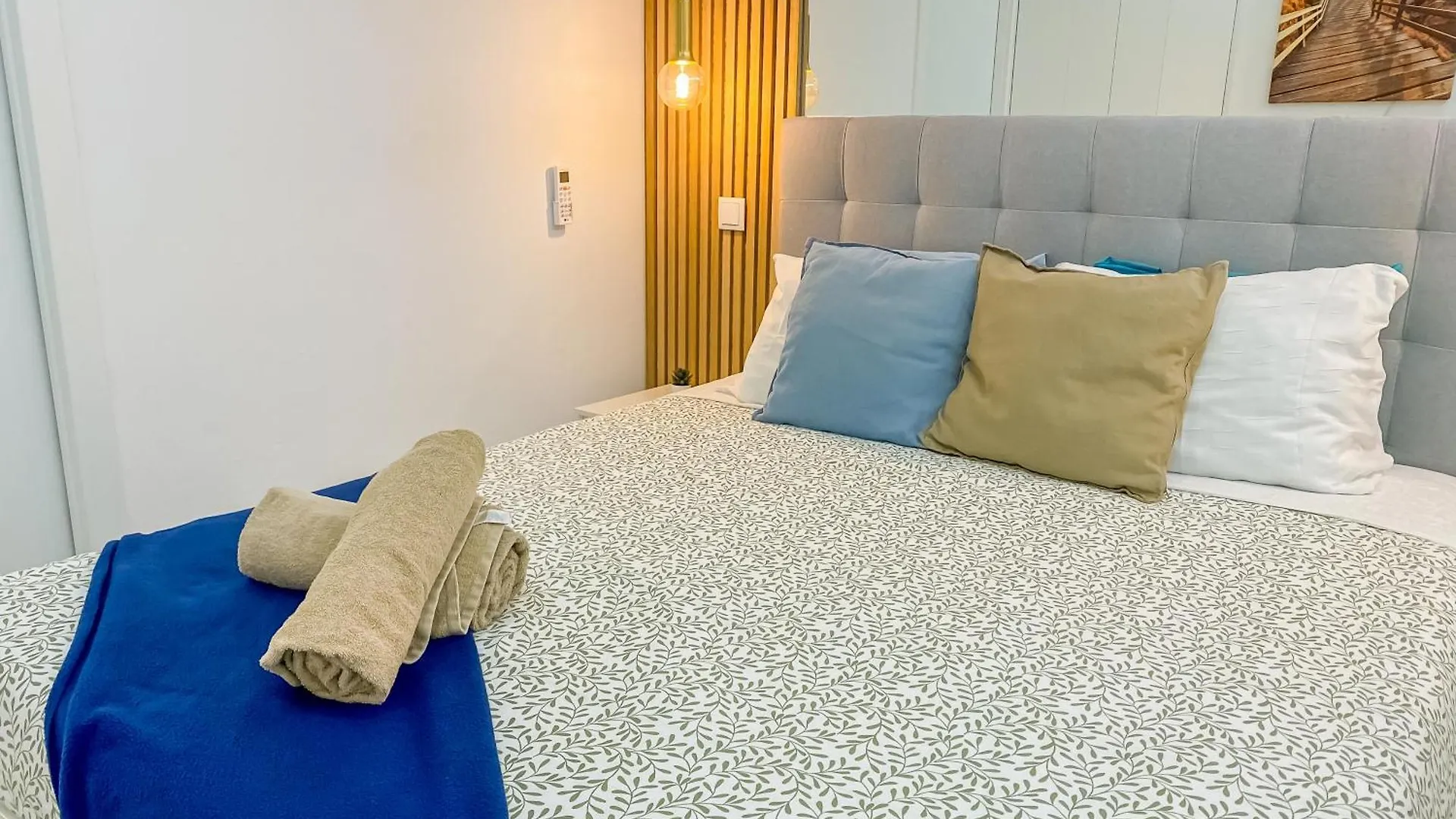 Apartment Luxury 2 Min Beach With Balcony, Ocean View, Wifi, Ac, Smarttv
