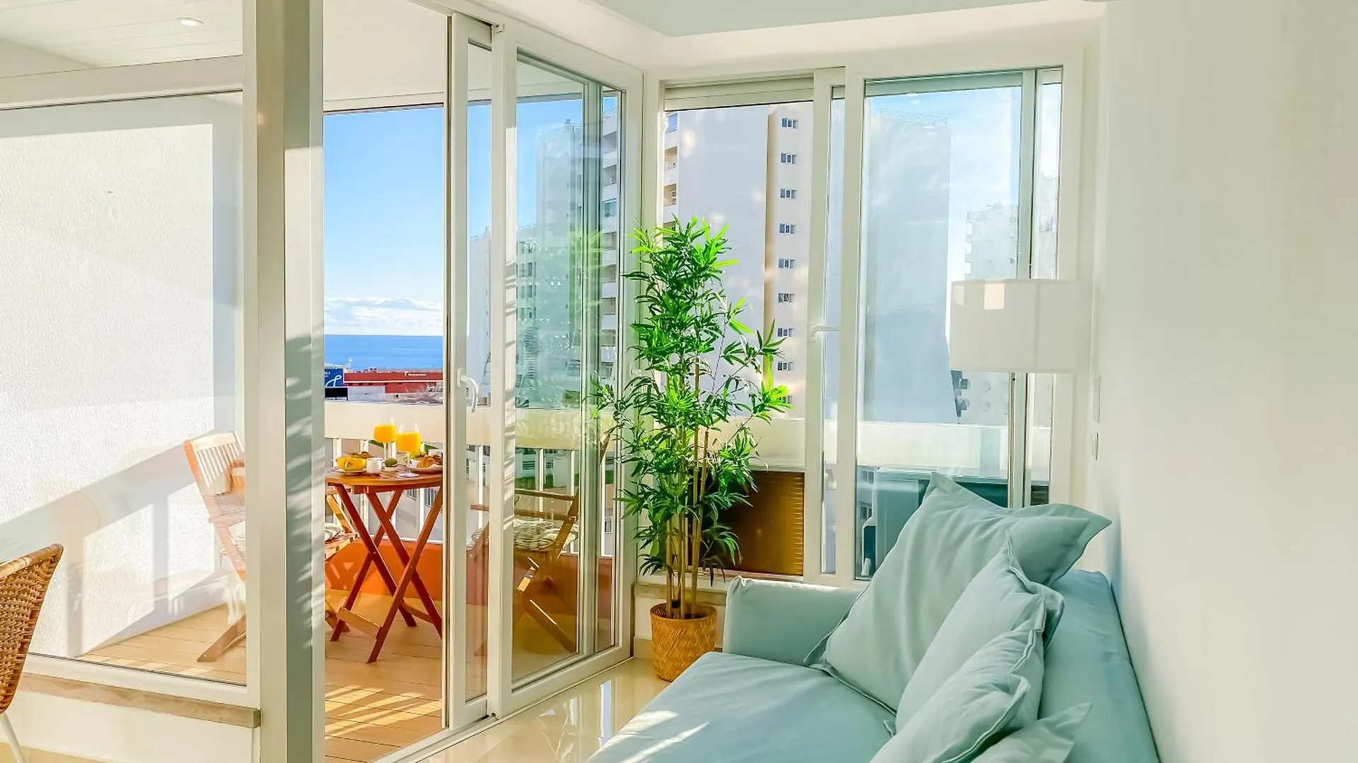 Luxury 2 Min Beach With Balcony, Ocean View, Wifi, Ac, Smarttv Portimao