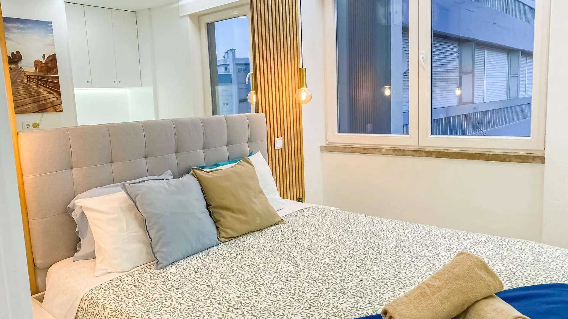 Luxury 2 Min Beach With Balcony, Ocean View, Wifi, Ac, Smarttv Apartment Portimao